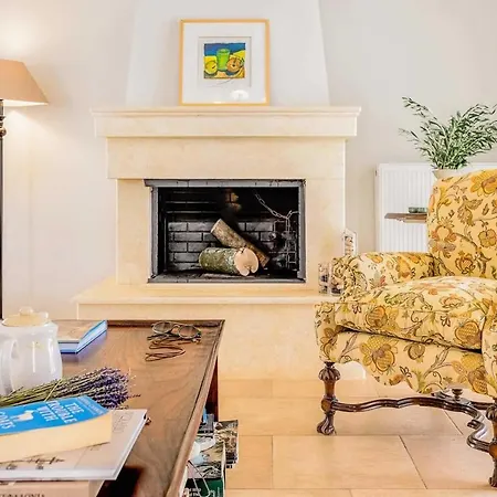 Sleeps 4 Air Con Wifi Вилла